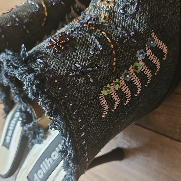 Dollhouse Fergie Denim Beaded 4.25" Heel Mules Size 7 - Picture 3 of 16